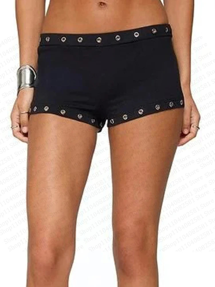 Shorts with rivet